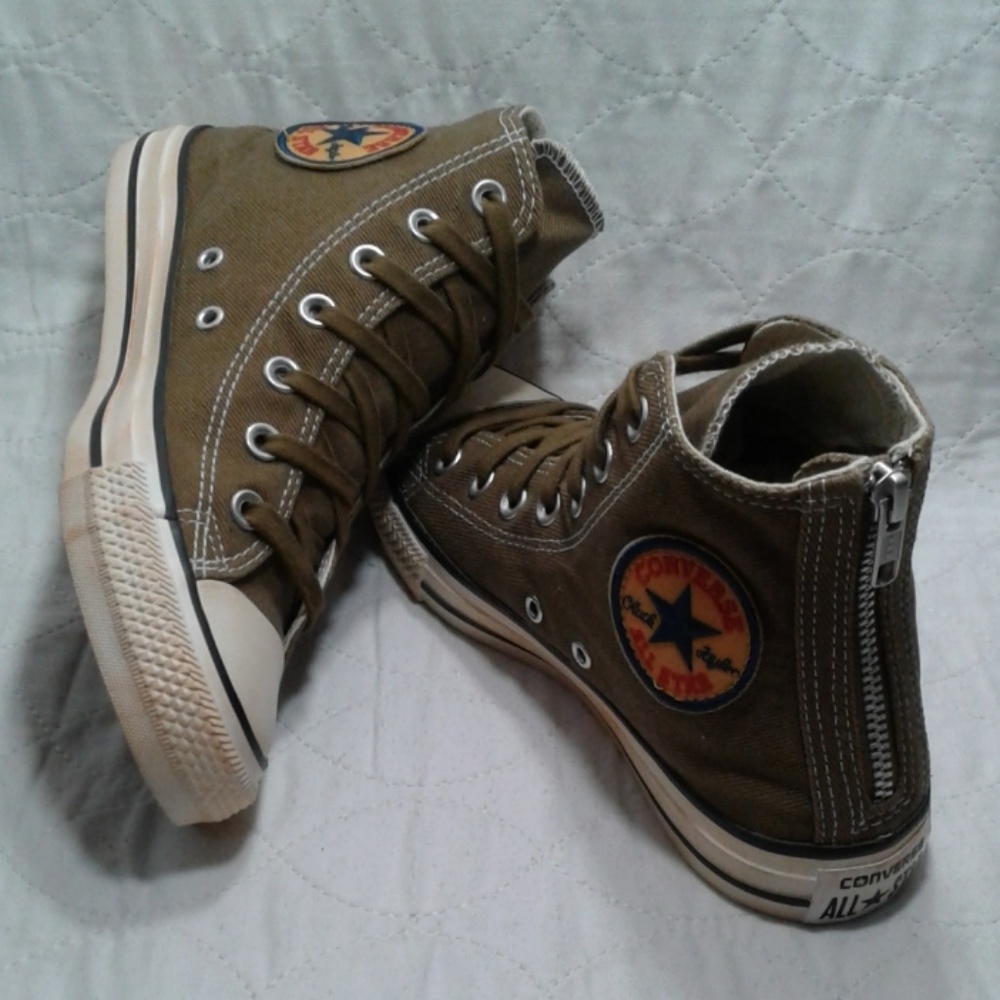 CONVERSE hi top back zip up new sz 5 Men
